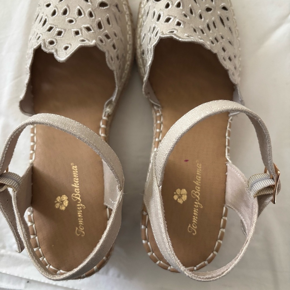 Tommy Bahama Espadrilles Wedge Daphne Sandal Flowers Cut Out Pattern Heel 2.5” - Picture 7 of 11